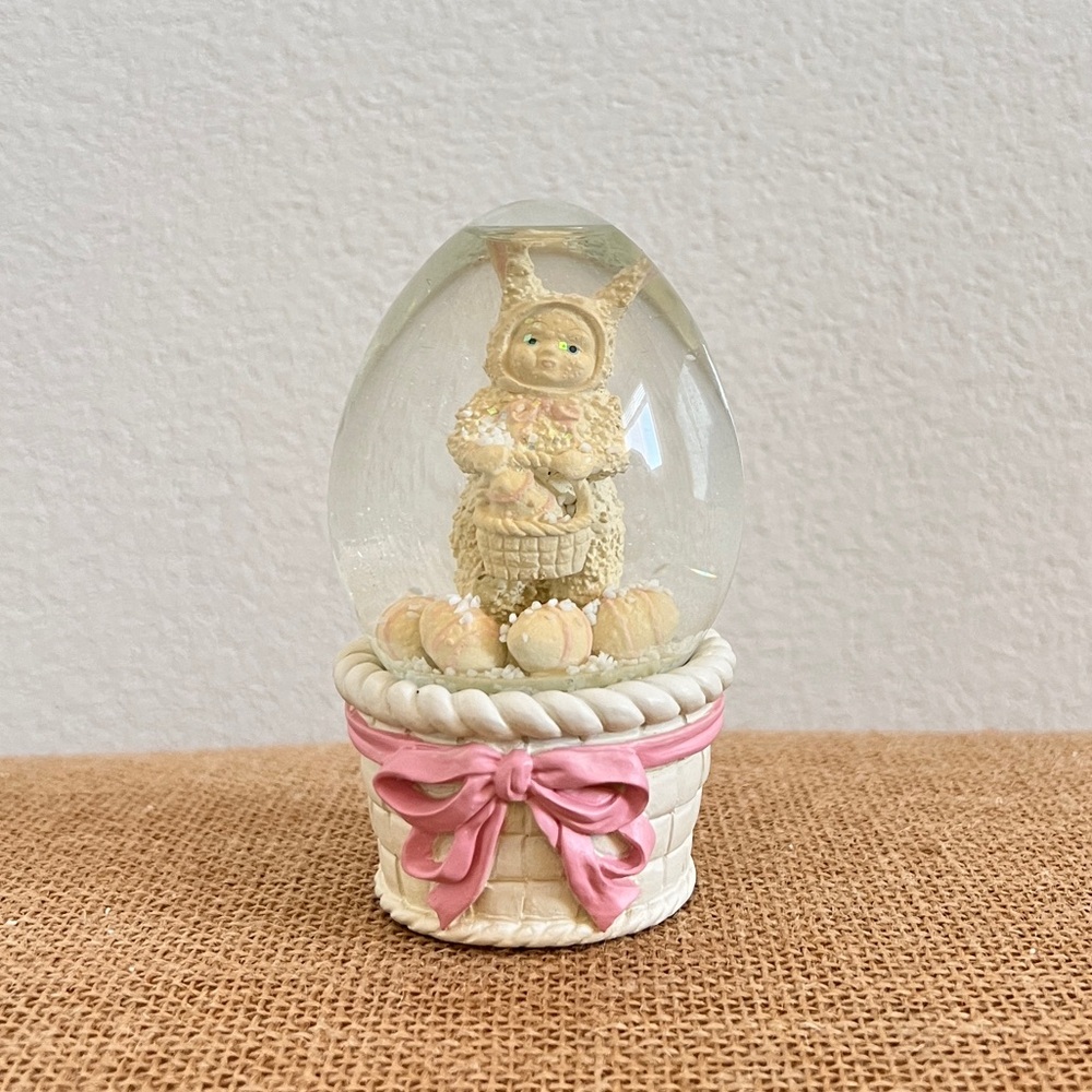 Vintage Department 56 Snowbunnies A Tisket, A Tasket Waterglobe 2” x 4.5”